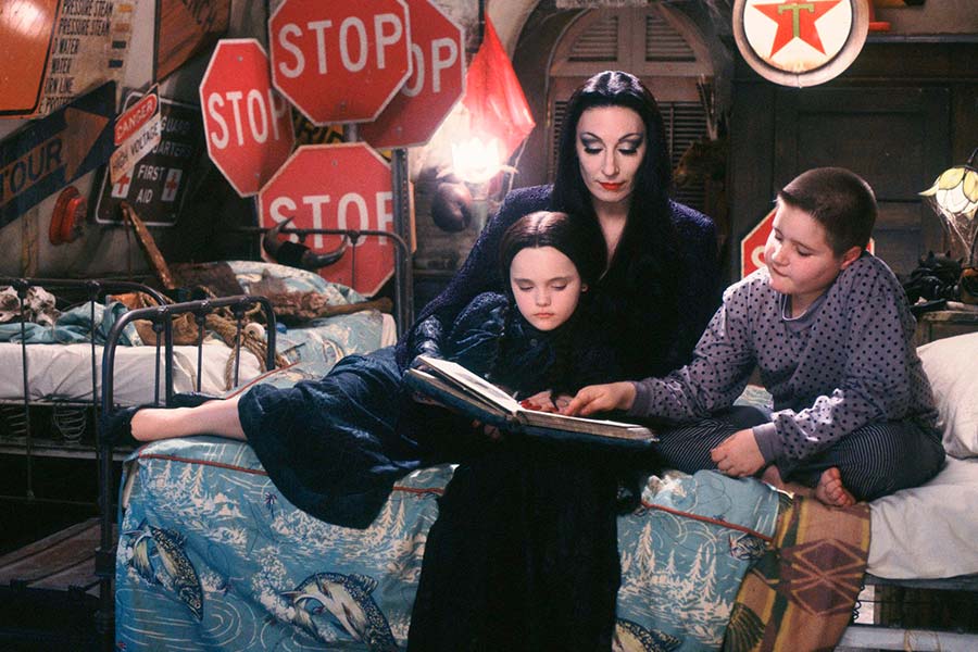Morticia Addams, la madre en La Familia Addams
